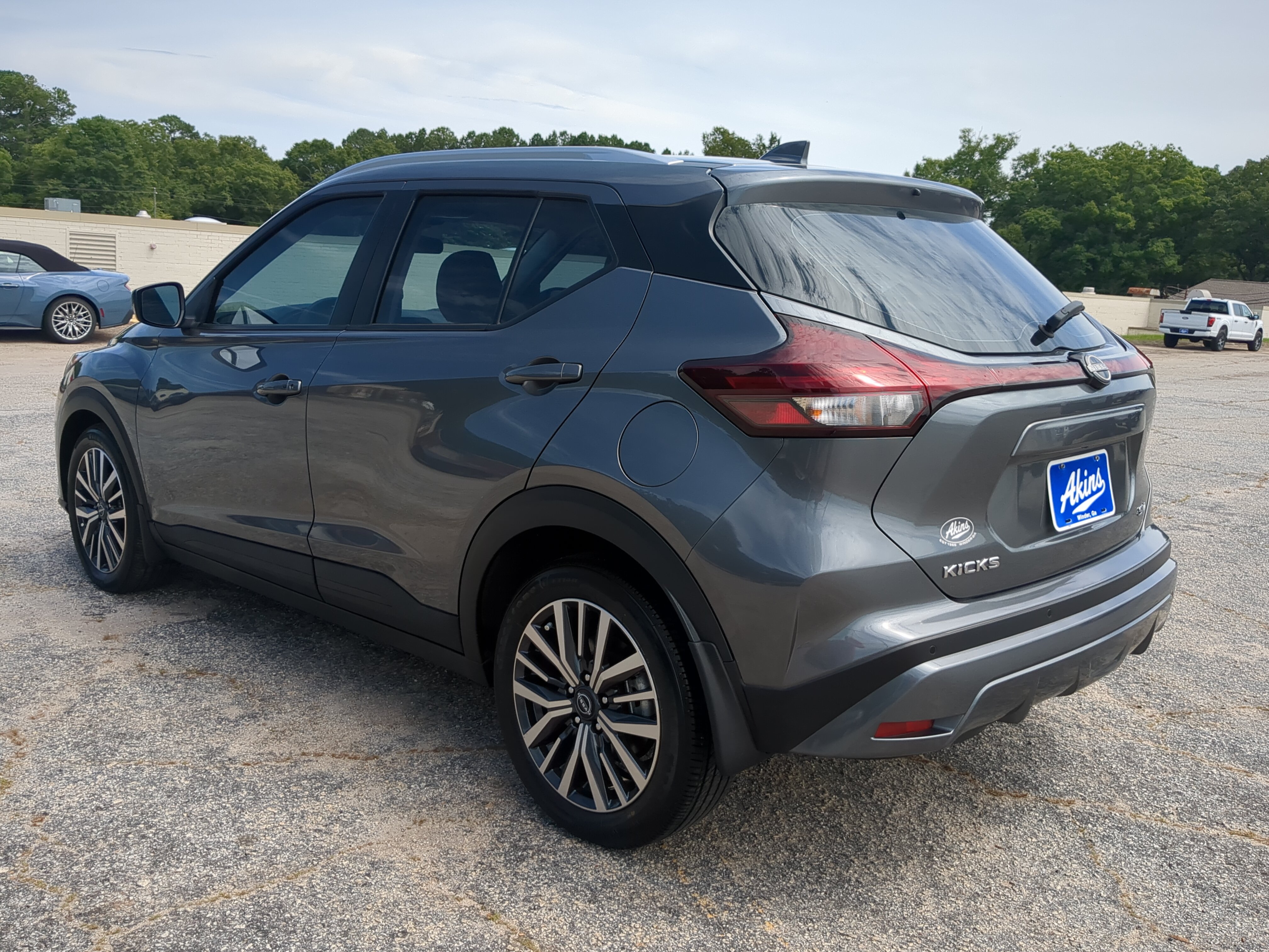 Used 2024 Nissan Kicks SV FWD image 5