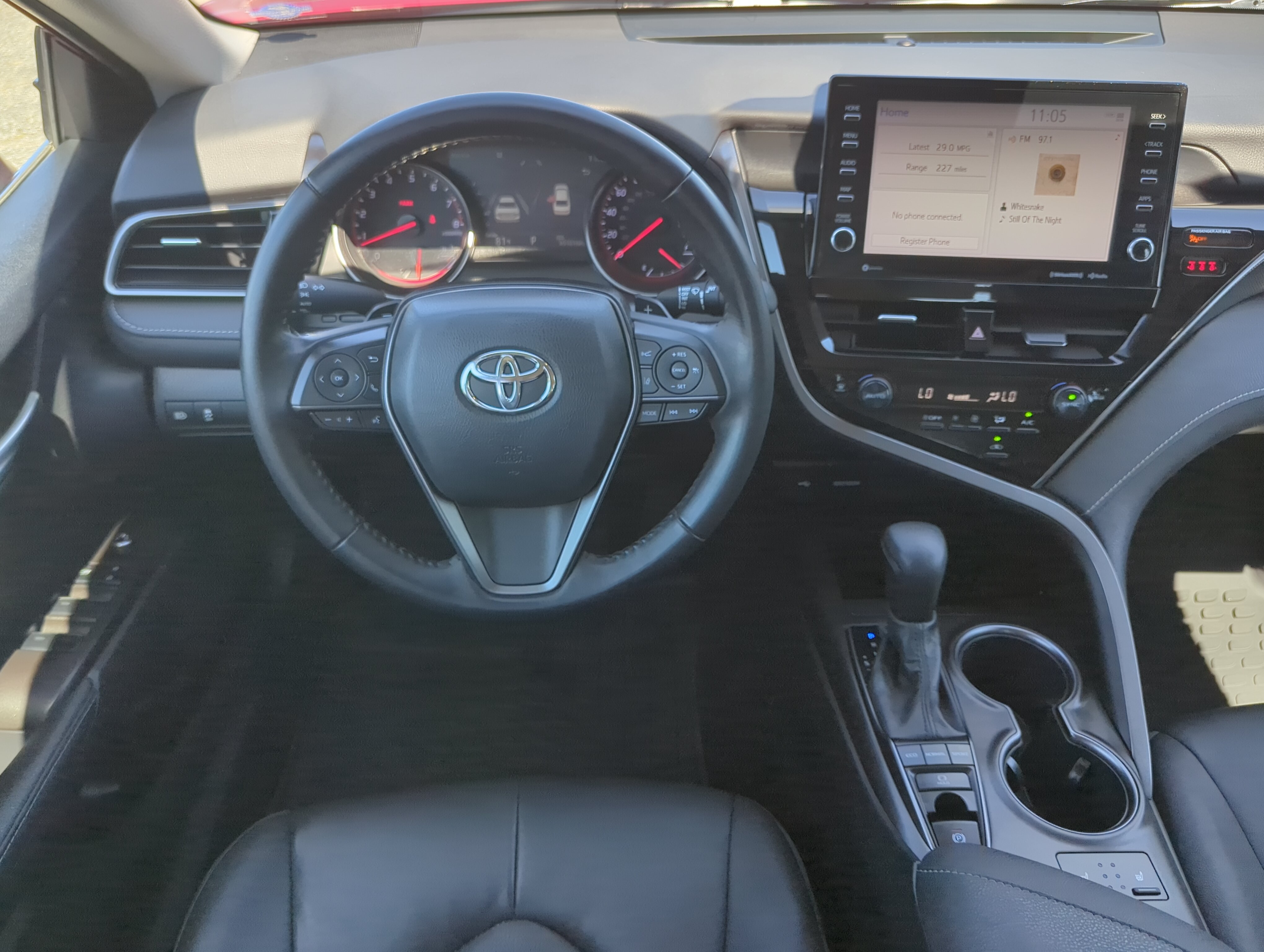 Used 2022 Toyota Camry XSE FWD image 13