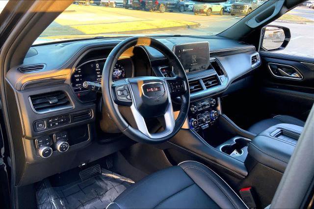 Used 2023 GMC Yukon XL SLT w/ SLT Premium Package image 17
