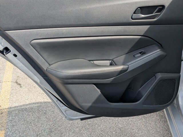 Used 2024 Nissan Altima 2.5 SV FWD image 24