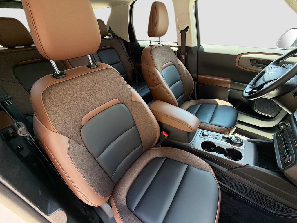 Certified 2025 Ford Bronco Sport Outer Banks w/ Outer Banks Tech Package+ AWD/4WD image 31