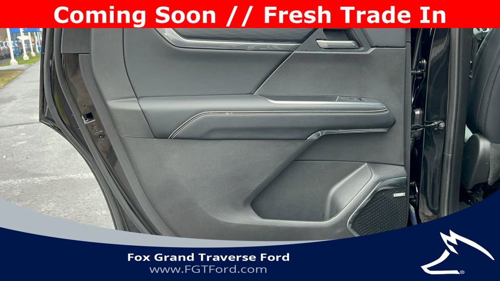 Used 2026 GMC Acadia Elevation w/ Elevation Premium Package AWD/4WD image 32