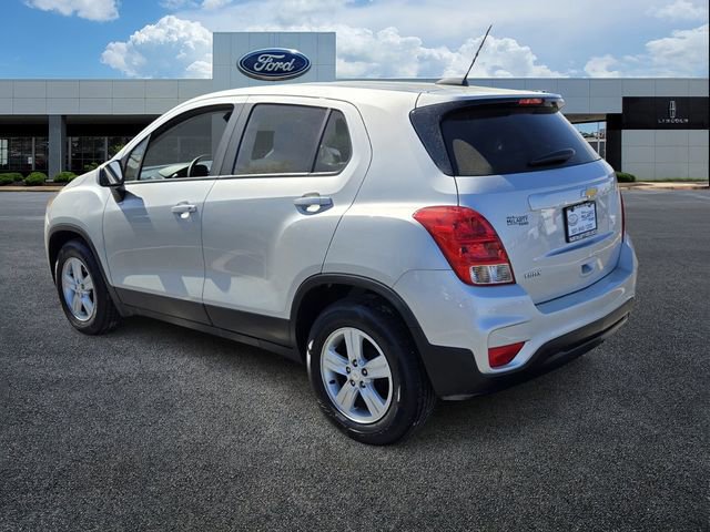 Used 2022 Chevrolet Trax LS w/ Tint and Cruise Package image 5