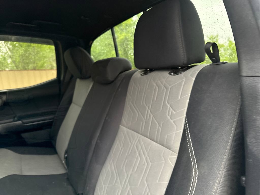 Used 2022 Toyota Tacoma TRD Off-Road AWD/4WD image 20