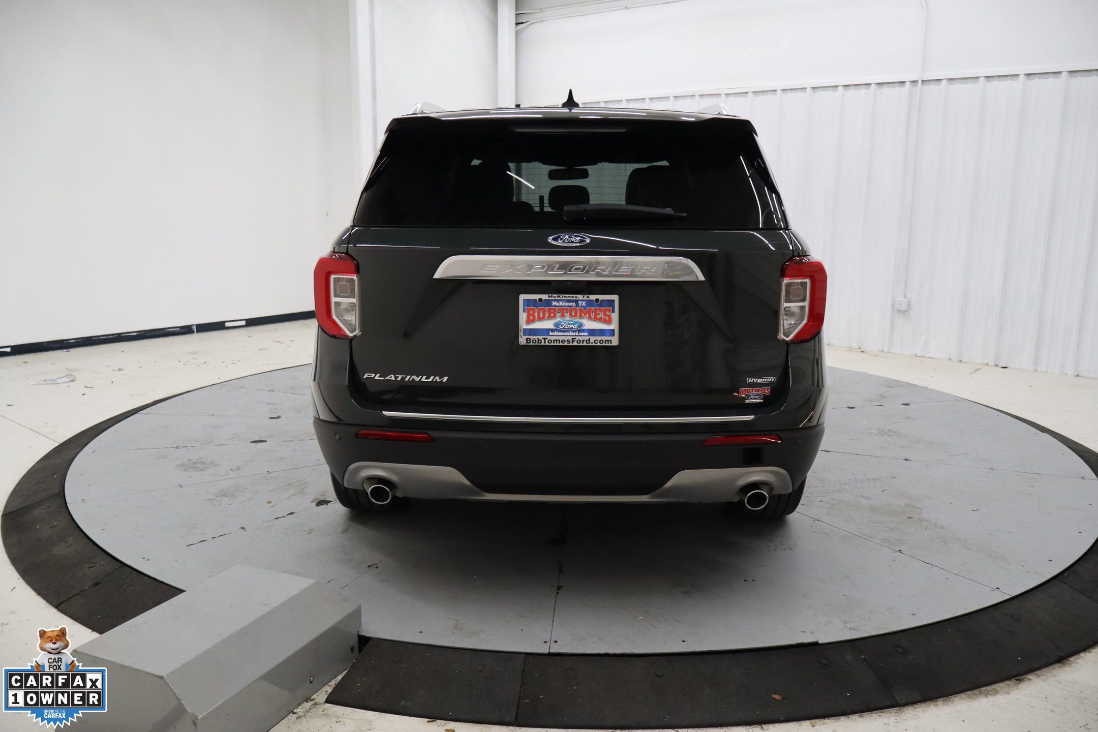 Certified 2023 Ford Explorer Platinum w/ Technology Package RWD image 4