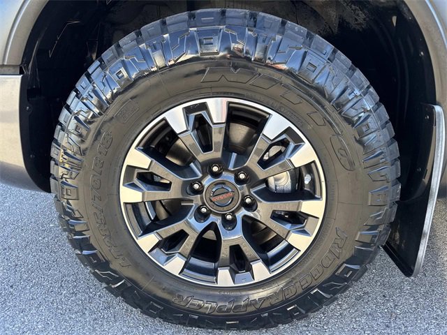 Used 2021 Nissan Titan PRO-4X w/ Pro-4x Convenience Package image 9