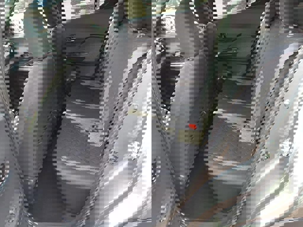 Used 2018 Nissan Kicks SV image 11