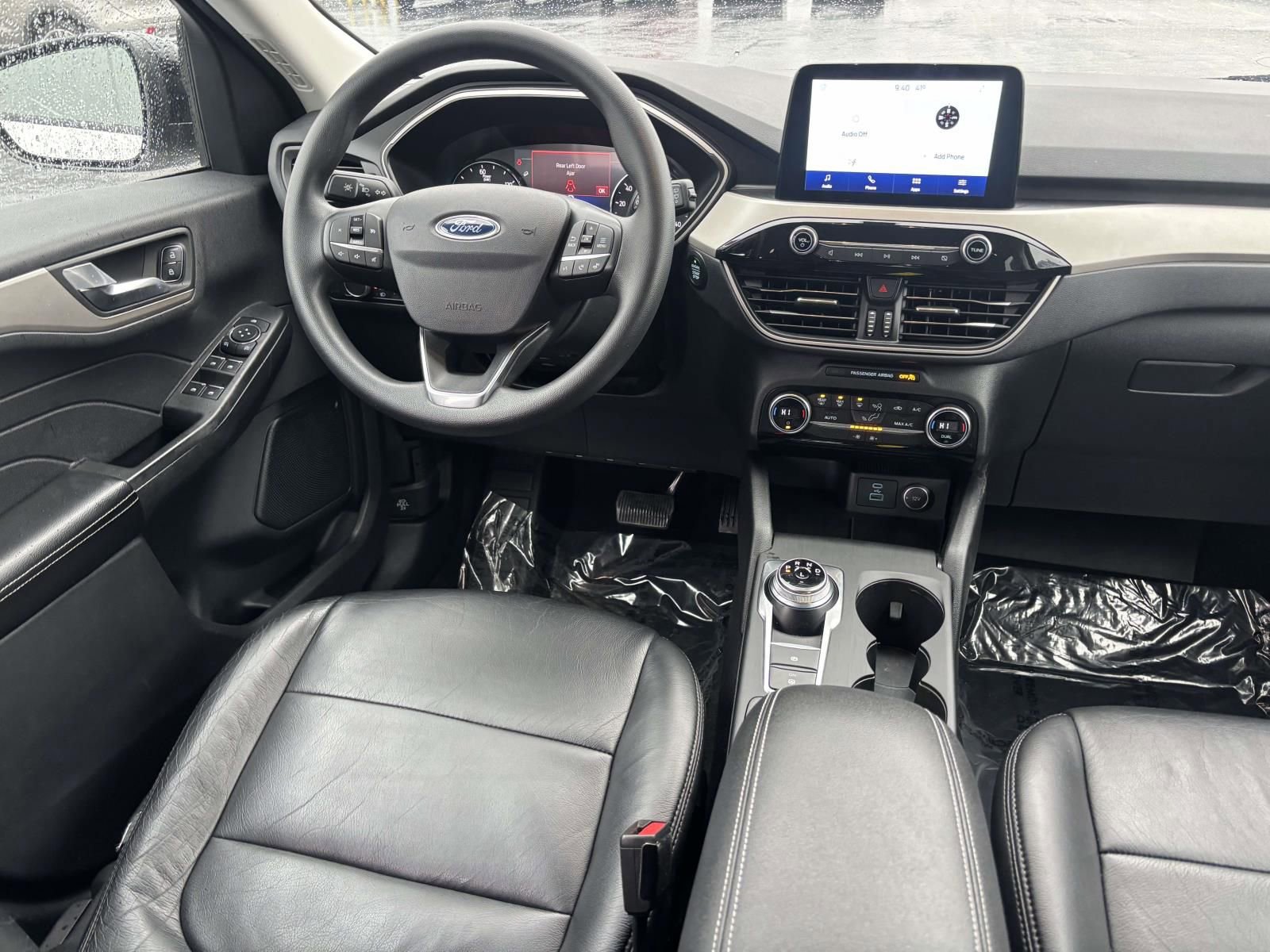 Certified 2021 Ford Escape SE w/ SE Sport Appearance Package image 32
