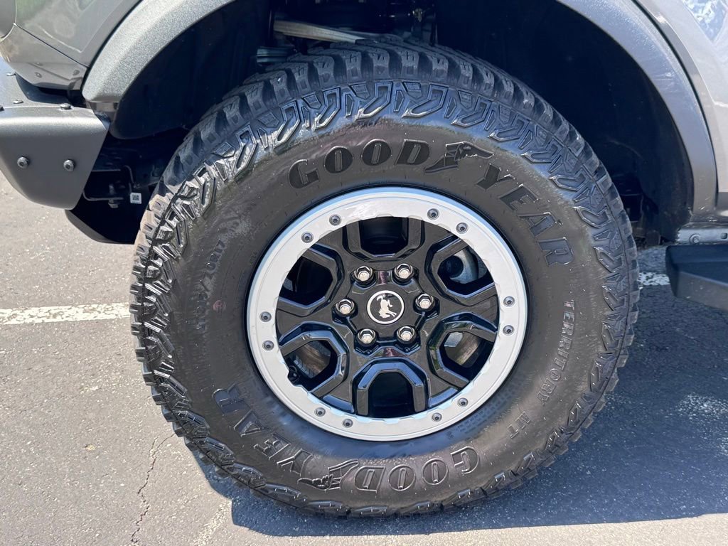 Certified 2024 Ford Bronco Badlands w/ Sasquatch Package AWD/4WD image 46