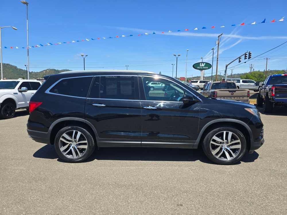 Used 2017 Honda Pilot Elite image 6