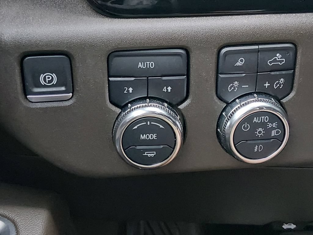 Used 2025 GMC Sierra 1500 SLT AWD/4WD image 23