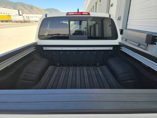 Used 2022 Nissan Frontier PRO-4X w/ Pro-4X Premium Package AWD/4WD image 5