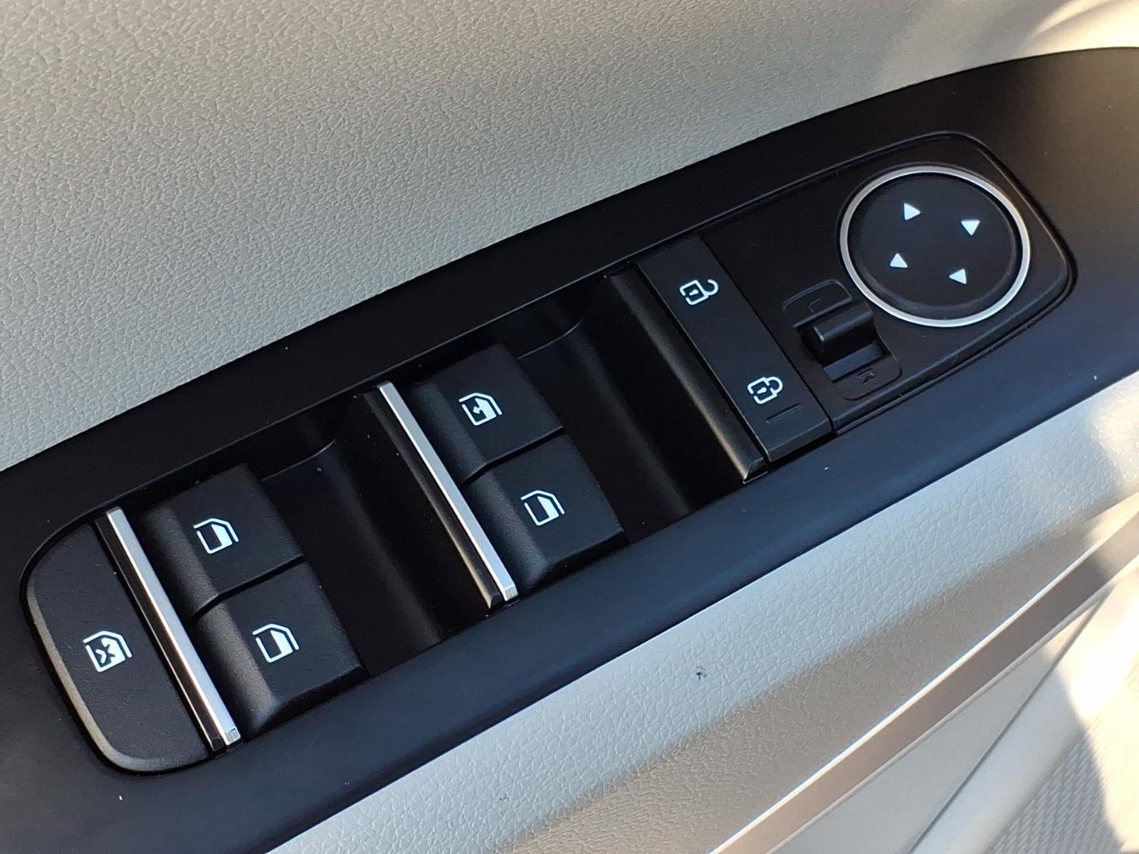 Used 2020 Kia Soul LX image 11