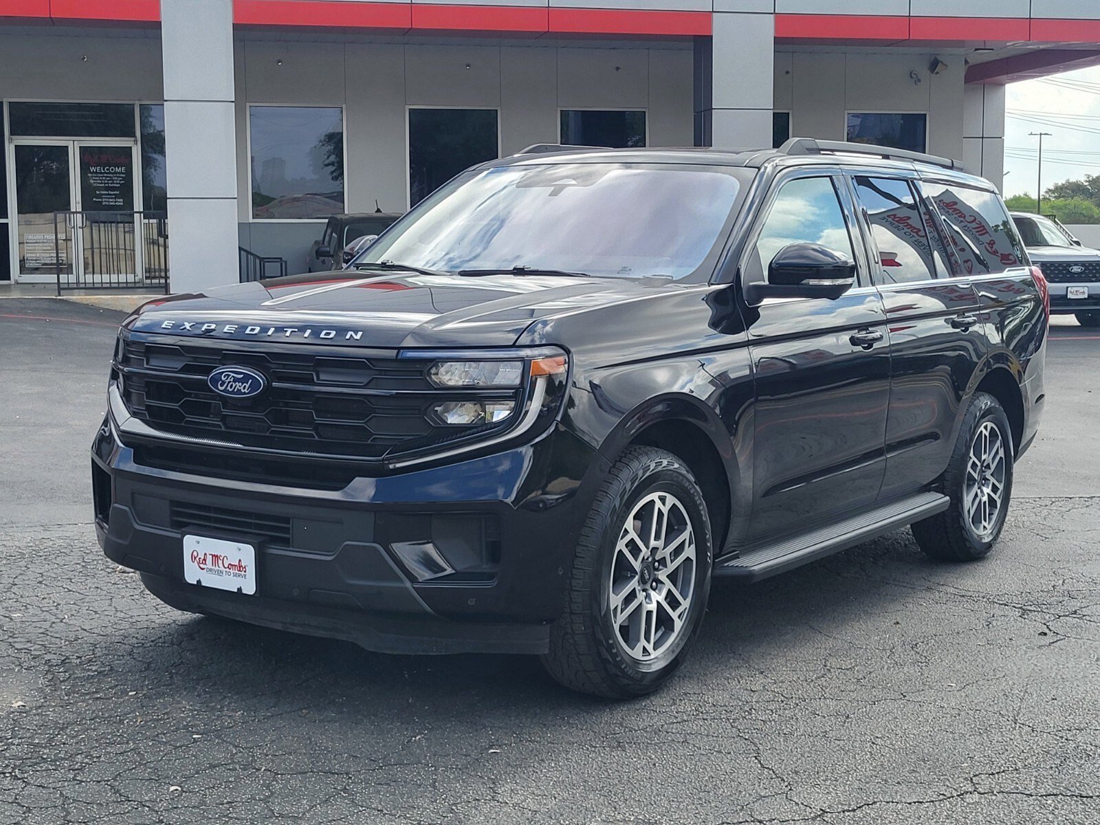 Certified 2025 Ford Expedition Active image 7