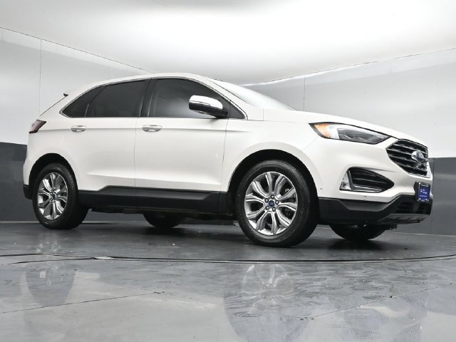 Certified 2019 Ford Edge Titanium w/ Equipment Group 301A AWD/4WD image 38