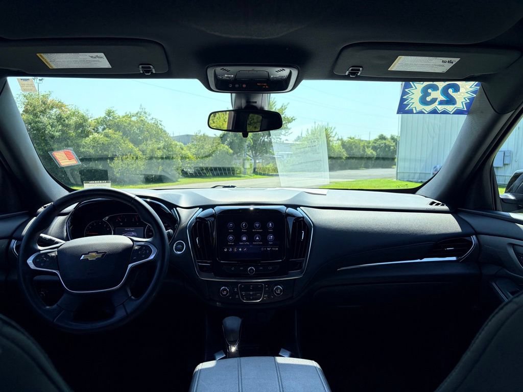 Used 2023 Chevrolet Traverse LT FWD image 6
