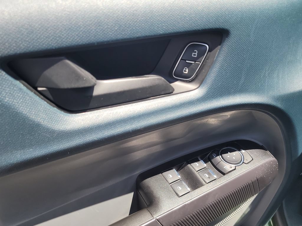Certified 2025 Ford Maverick XL FWD image 14