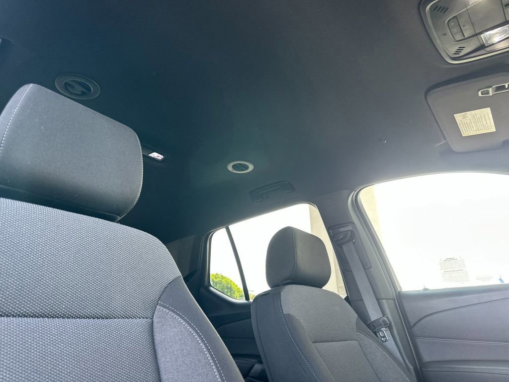 Used 2023 Chevrolet Traverse LT image 17