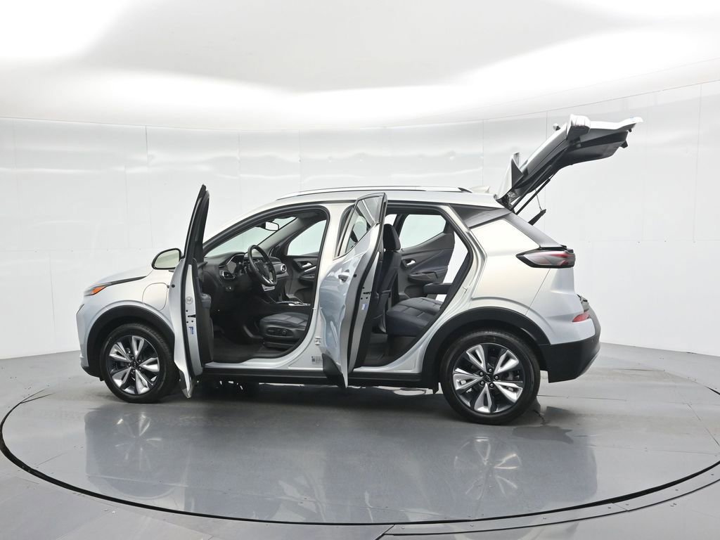 Used 2022 Chevrolet Bolt EUV LT w/ Convenience Package image 56