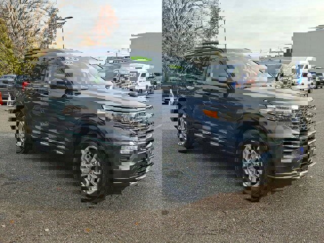 Certified 2022 Ford Explorer XLT w/ Equipment Group 202A image 21