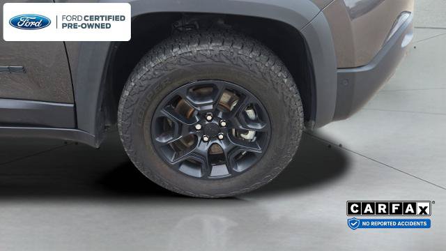 Used 2023 Jeep Cherokee Trailhawk w/ Trailer Tow Group AWD/4WD image 32