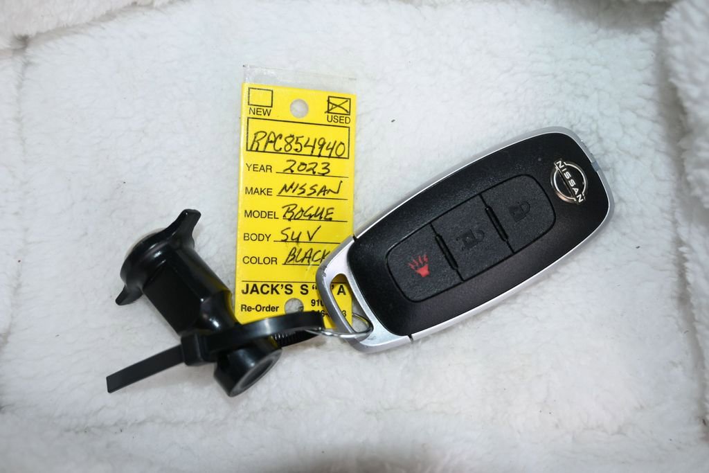 Used 2023 Nissan Rogue S AWD/4WD image 22
