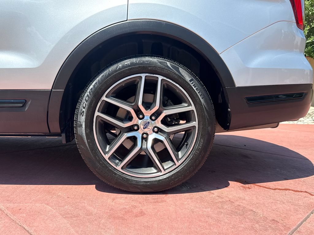 Certified 2018 Ford Explorer Sport AWD/4WD image 38