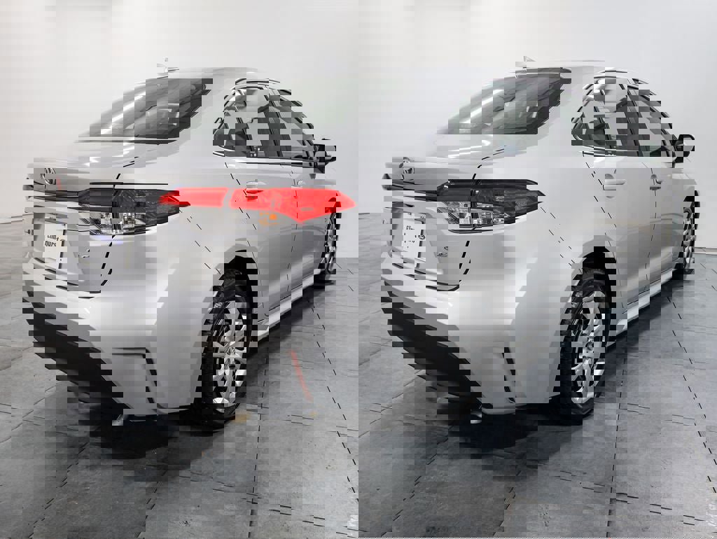 Used 2024 Toyota Corolla LE image 4