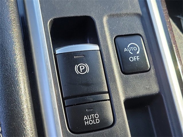 Used 2022 Nissan Pathfinder SL w/ SL Black Package image 17