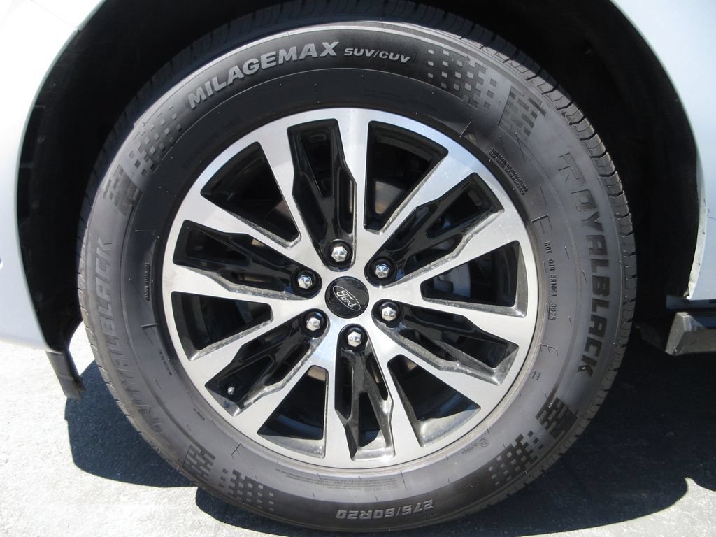Certified 2025 Ford Expedition Max Platinum AWD/4WD image 5