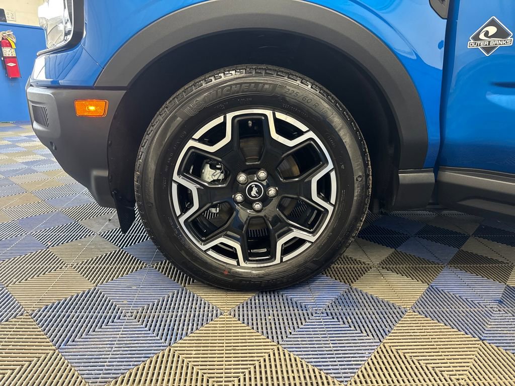Certified 2025 Ford Bronco Sport Outer Banks w/ Outer Banks Tech Package+ AWD/4WD image 29