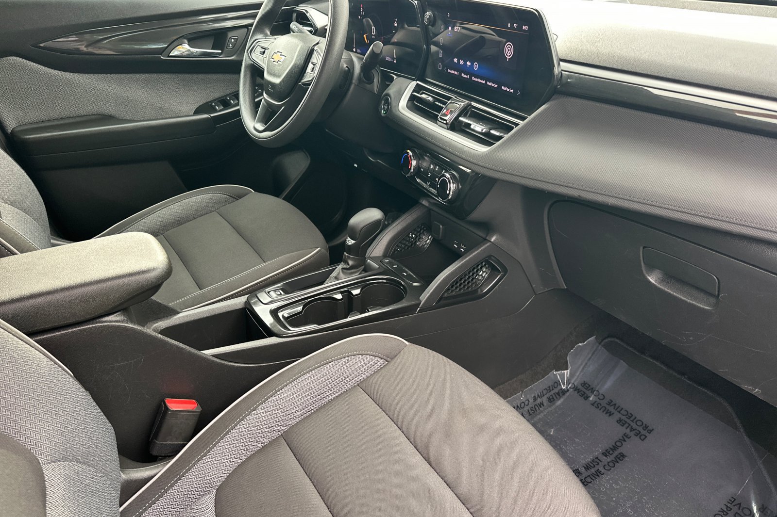 Used 2025 Chevrolet TrailBlazer LT FWD image 15