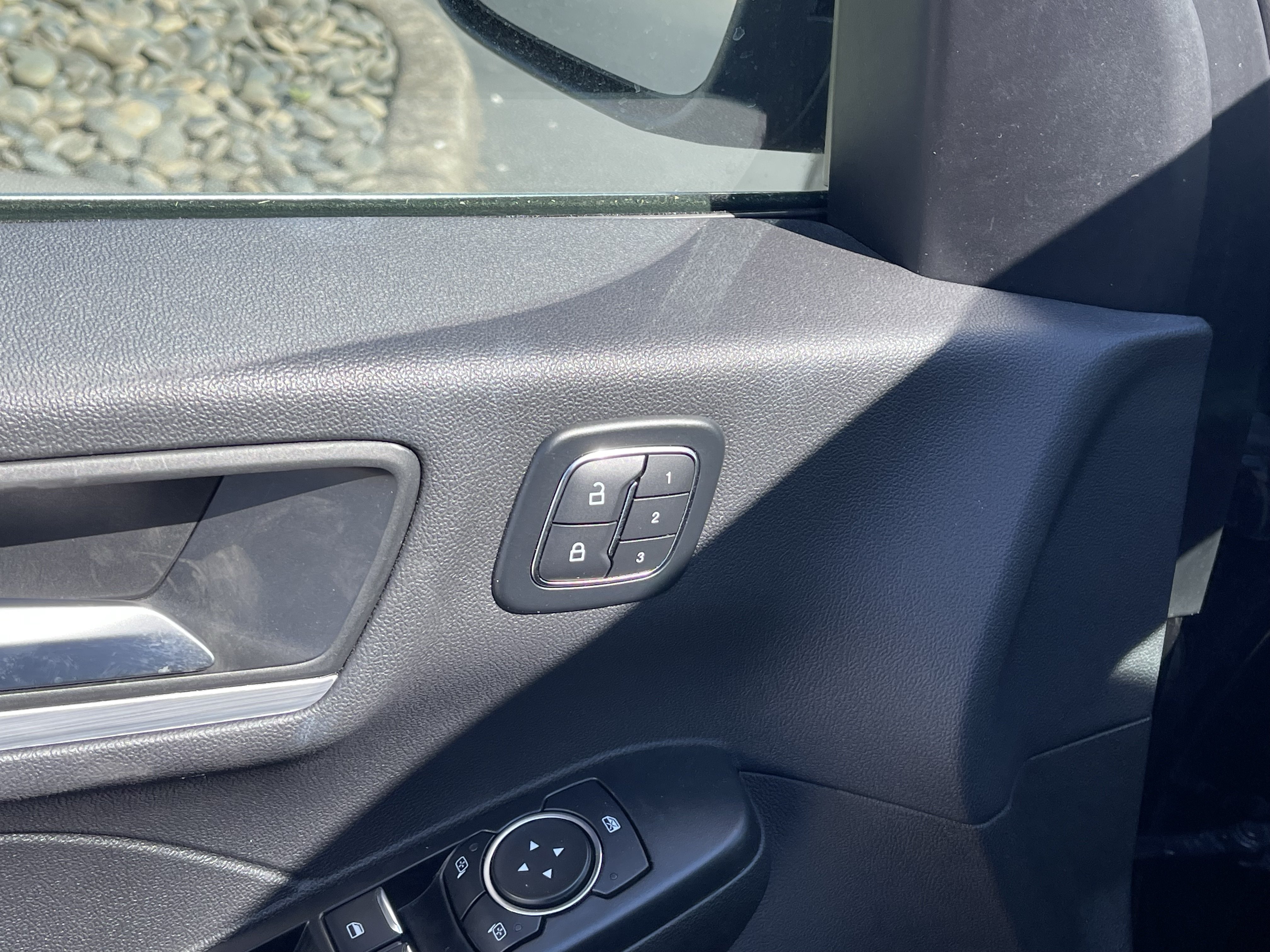 Certified 2025 Ford Escape Platinum AWD/4WD image 12