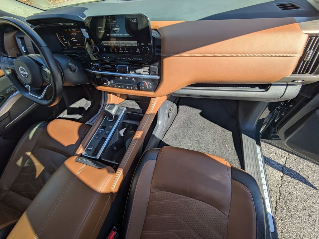 Used 2023 Nissan Pathfinder Platinum image 26