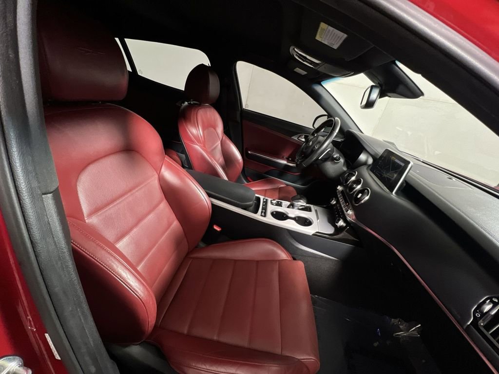 Used 2018 Kia Stinger GT2 image 27