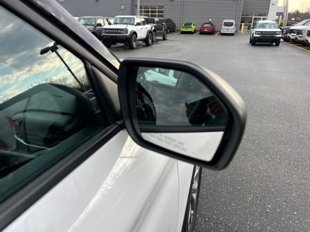 Certified 2022 Ford Explorer XLT w/ Equipment Group 202A image 38