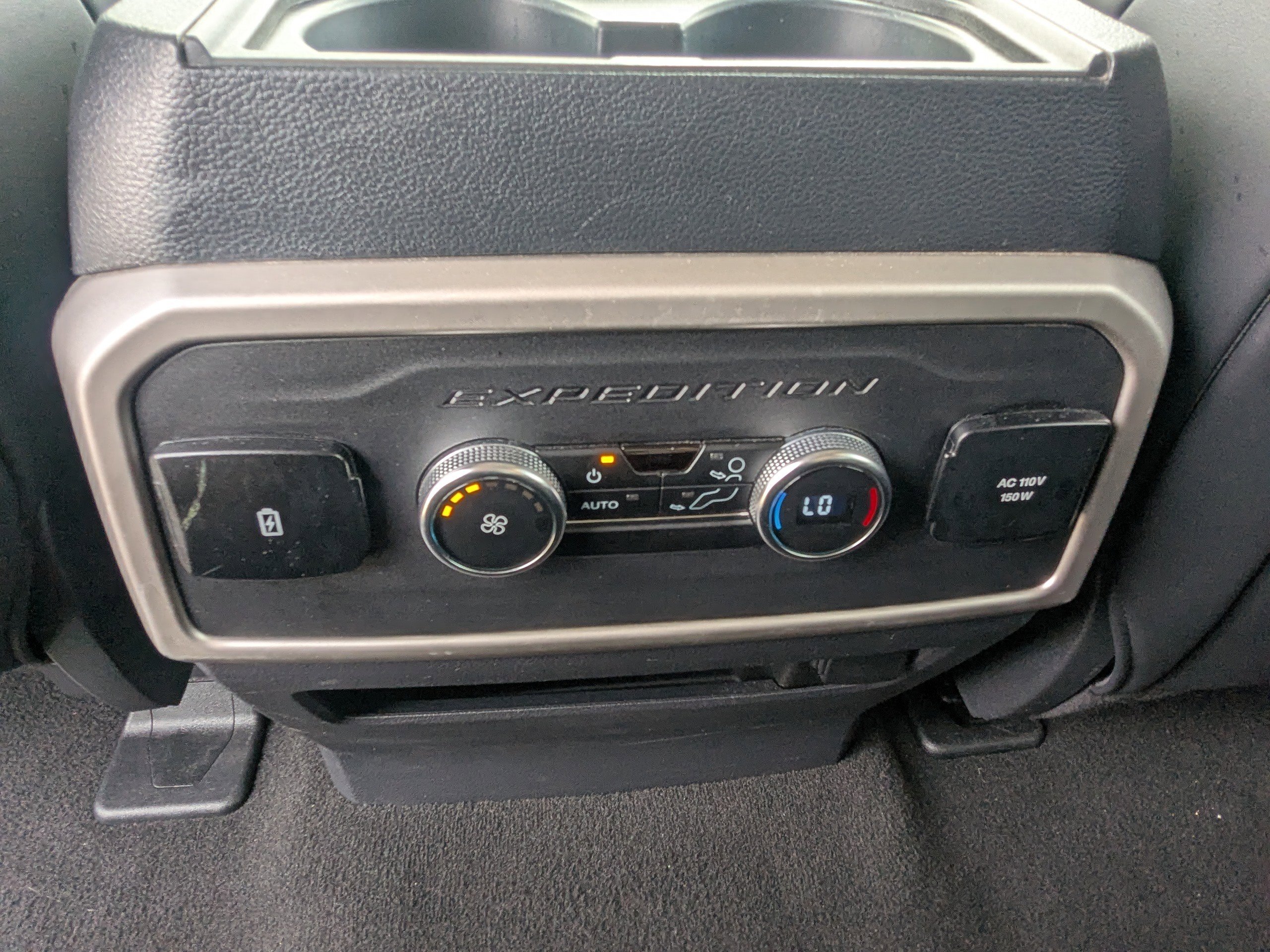 Certified 2024 Ford Expedition XLT image 17