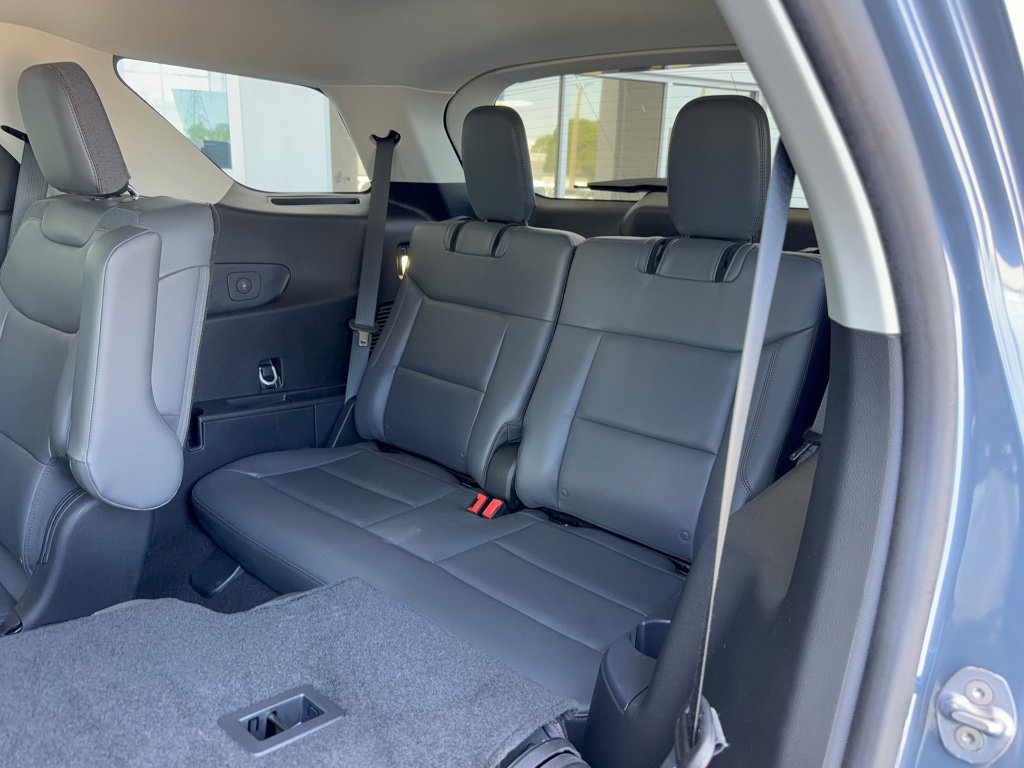 Certified 2025 Ford Explorer Active w/ Active Comfort Package RWD image 13