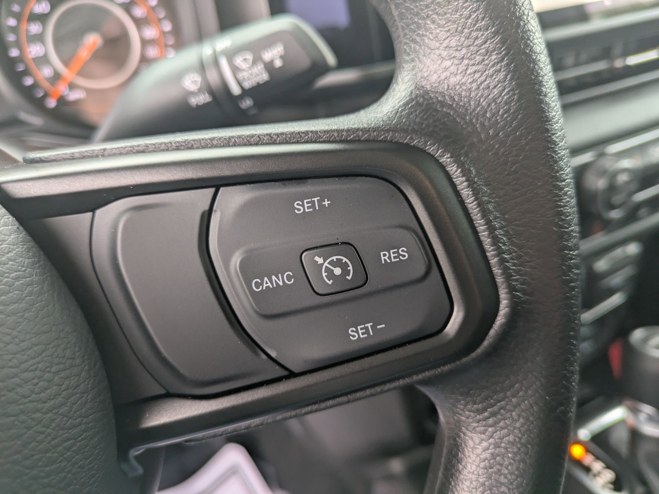 Used 2025 Jeep Gladiator Sport image 14