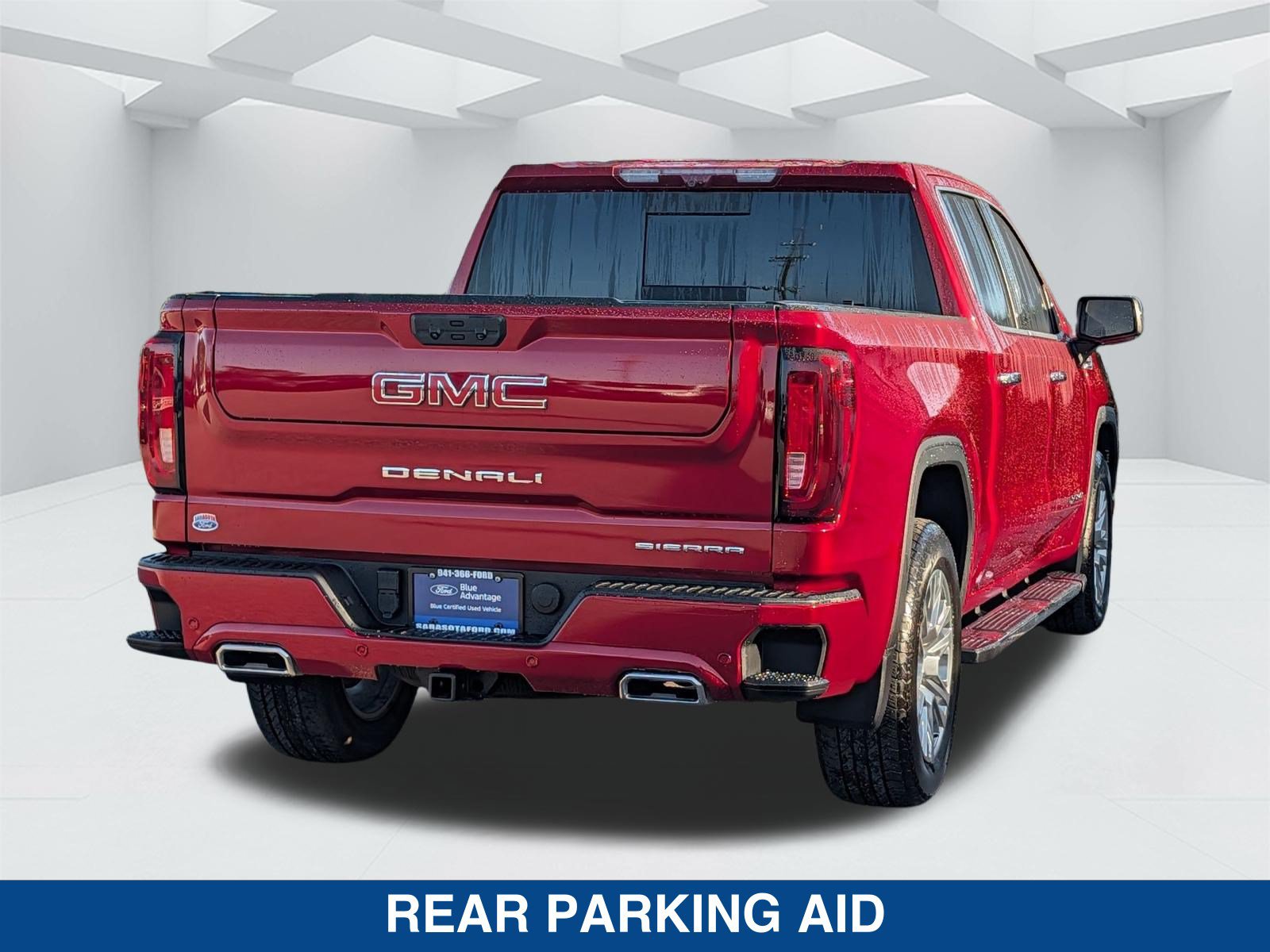 Used 2024 GMC Sierra 1500 Denali w/ Technology Package AWD/4WD image 5