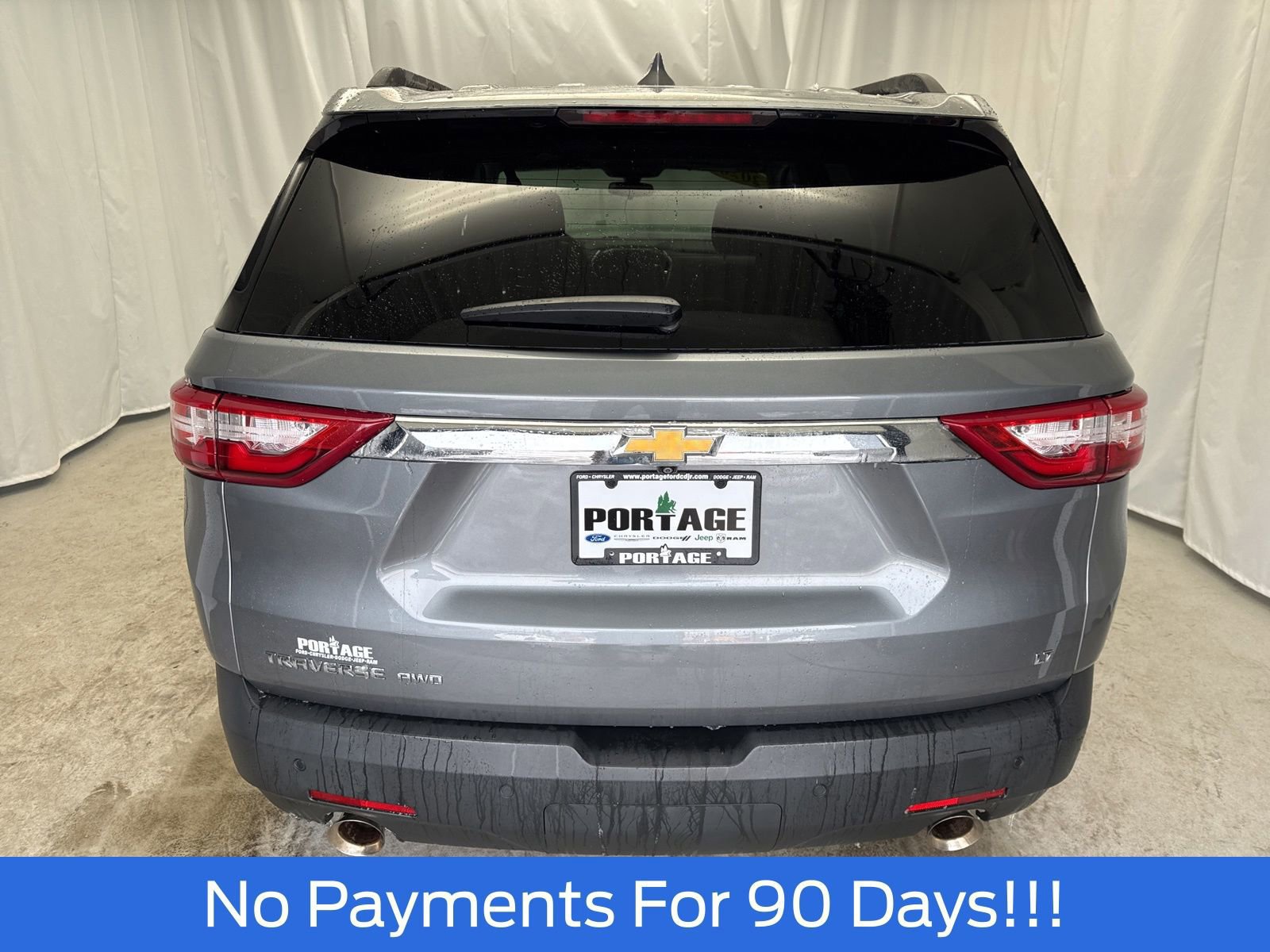 Used 2020 Chevrolet Traverse LT image 3