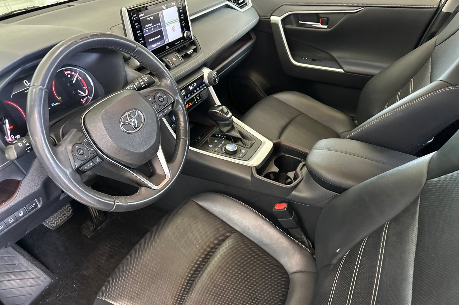 Used 2019 Toyota RAV4 Limited w/ Advanced Technology Package AWD/4WD image 9