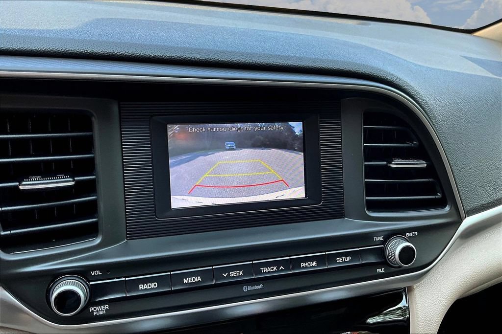 Used 2019 Hyundai Elantra SE FWD image 15