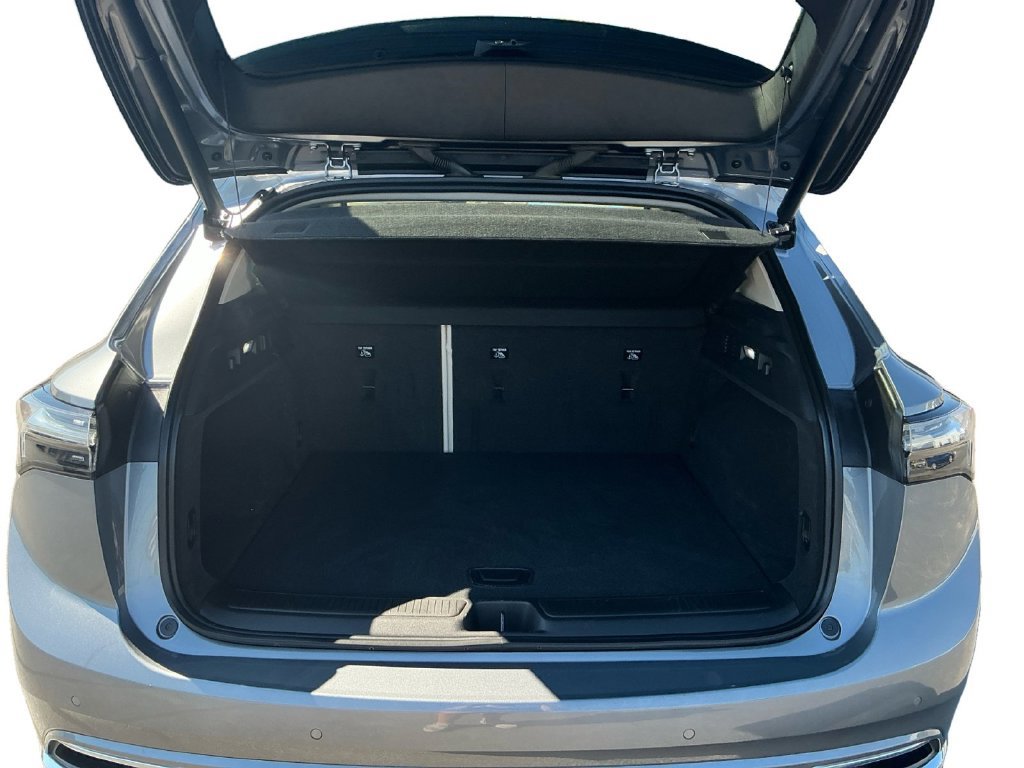 Used 2022 Buick Envision Avenir w/ Technology Package II FWD image 24