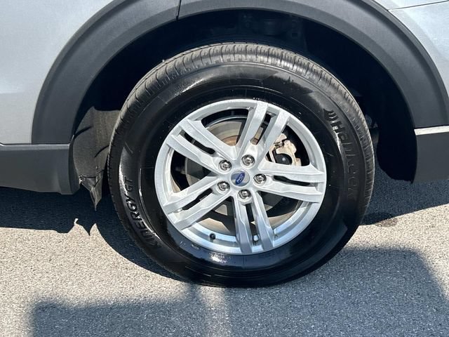 Certified 2023 Ford Explorer XLT w/ Equipment Group 202A AWD/4WD image 12