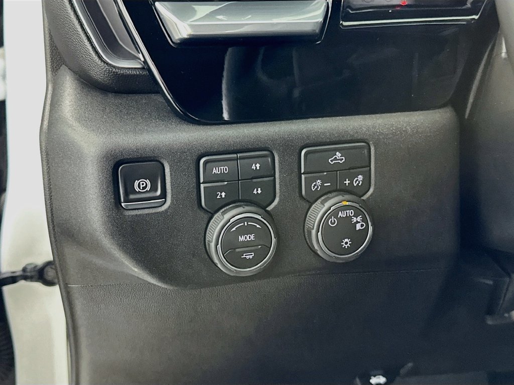 Used 2026 Chevrolet Silverado 1500 LT AWD/4WD image 13