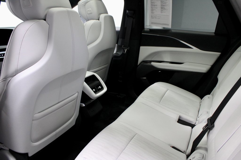 Used 2024 Cadillac Lyriq Luxury image 20