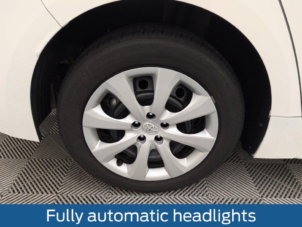 Used 2024 Toyota Corolla LE FWD image 19