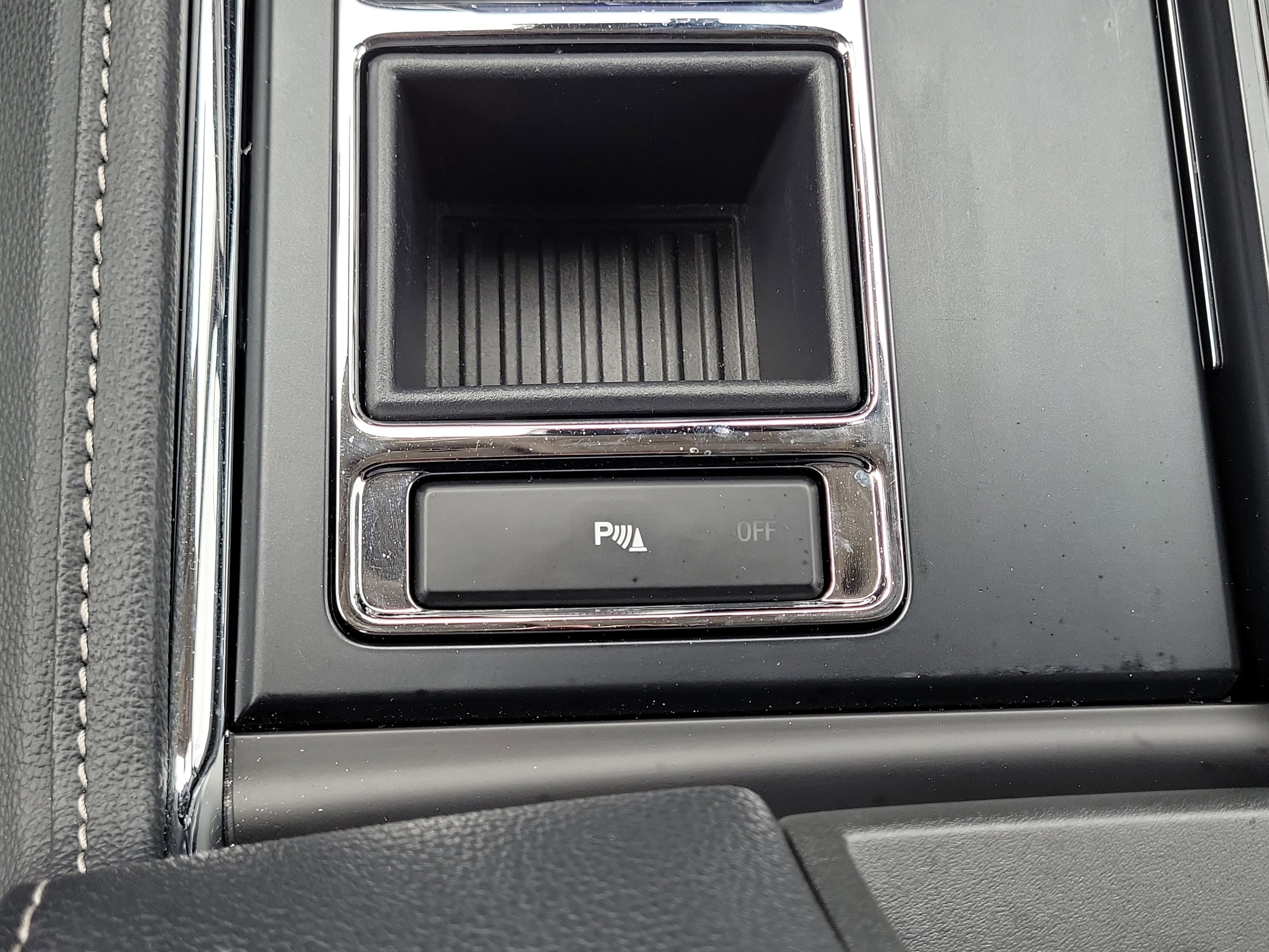 Certified 2024 Ford Expedition XLT image 24