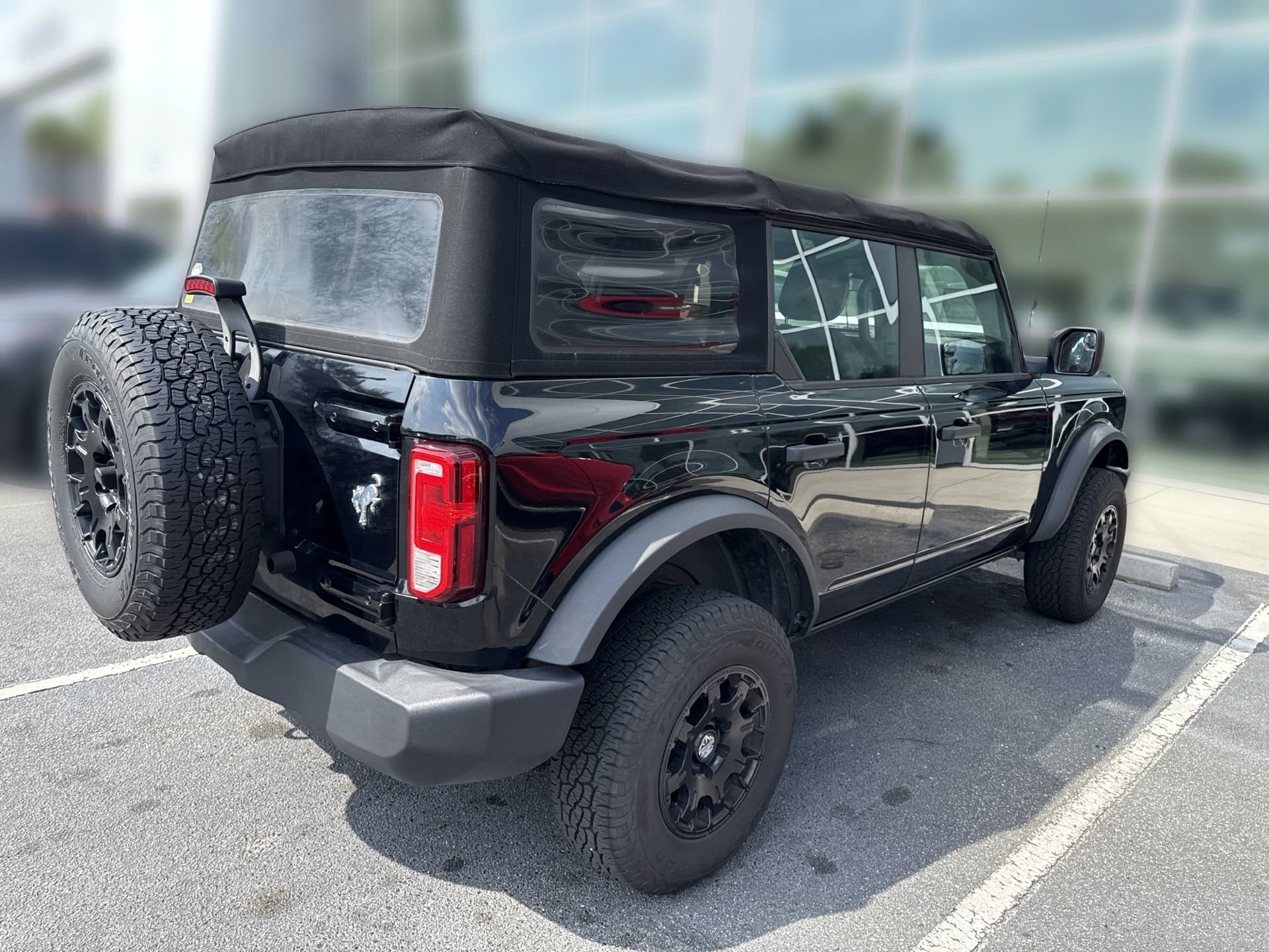 Certified 2022 Ford Bronco 4-Door AWD/4WD image 4